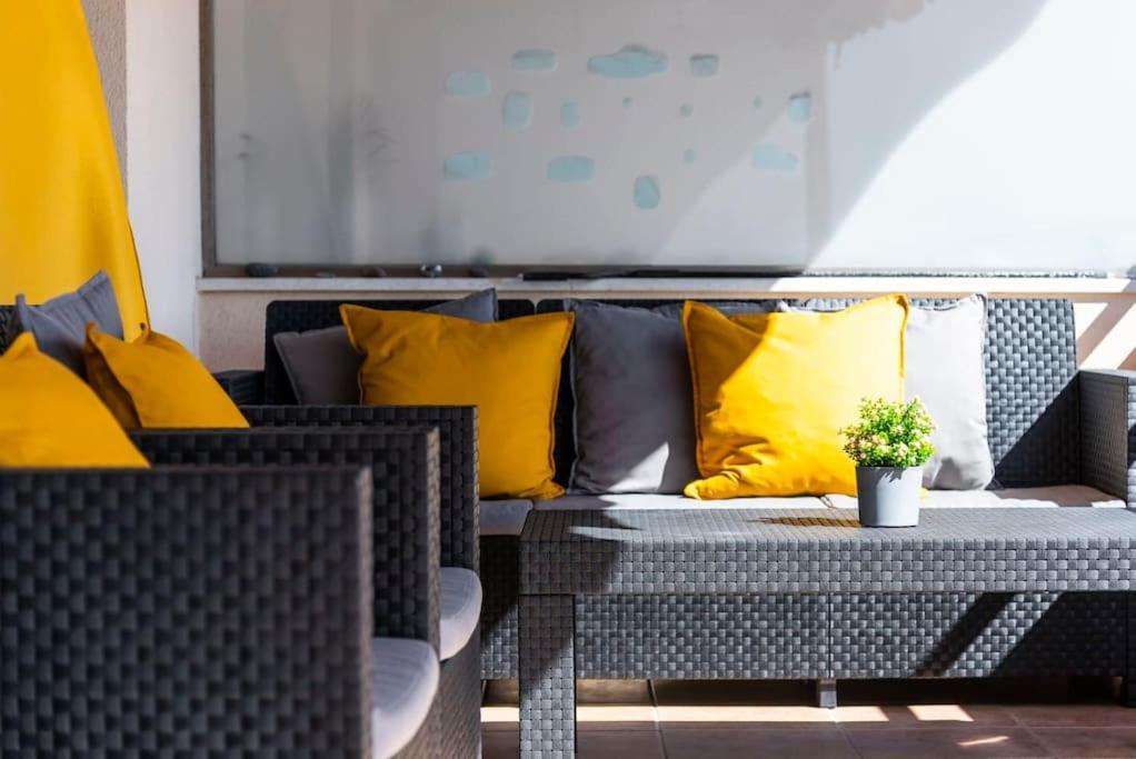 Bright And Welcoming Holiday Home Puerto de Santiago  Bagian luar foto