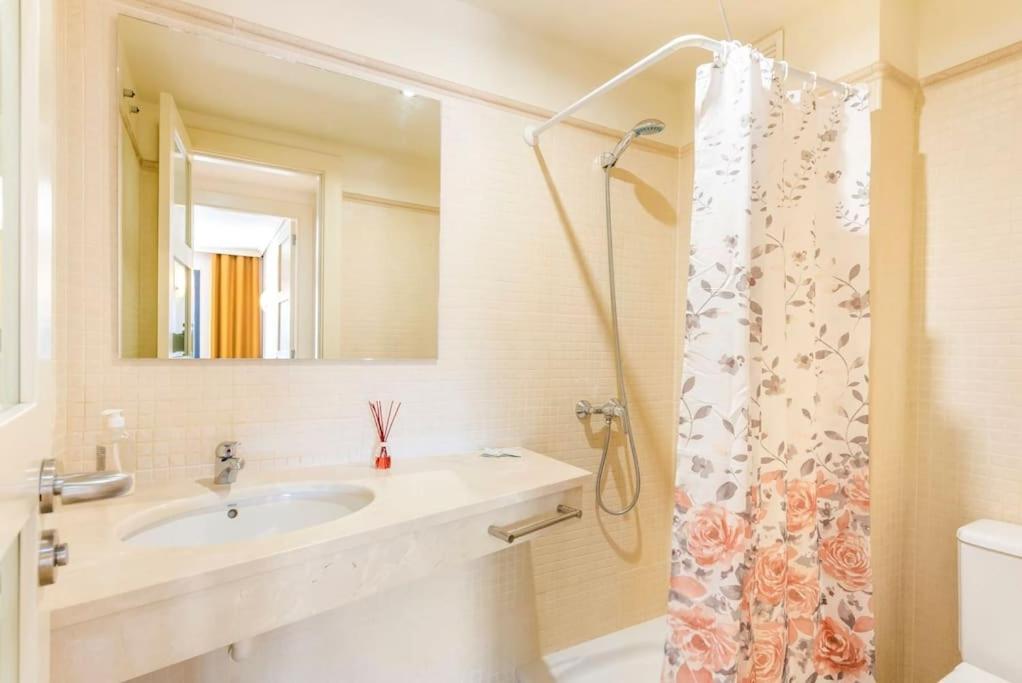 Bright And Welcoming Holiday Home Puerto de Santiago  Bagian luar foto