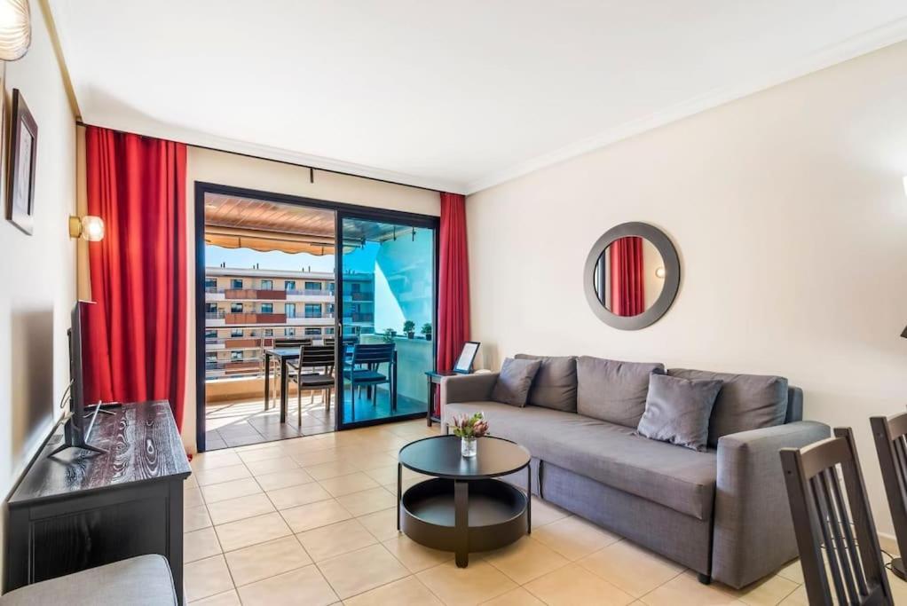 Bright And Welcoming Holiday Home Puerto de Santiago  Bagian luar foto